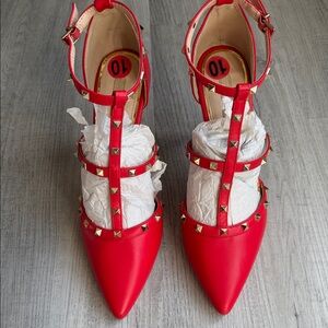 Primadonna “Valentino” Studded Red Heels – Talla 10 – Glam Statement Shoes